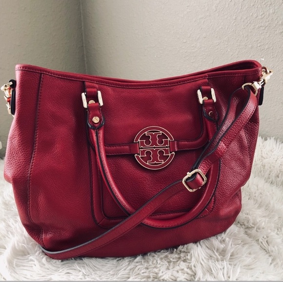 Tory Burch Handbags - AUTHENTIC Tory Burch Amanda Hobo Bag